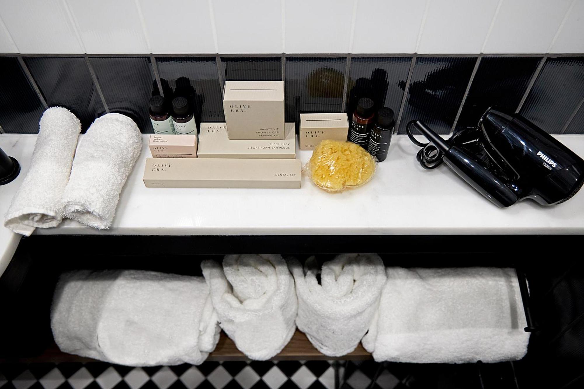 Soho Athinas 60 Hotel Athena Bagian luar foto