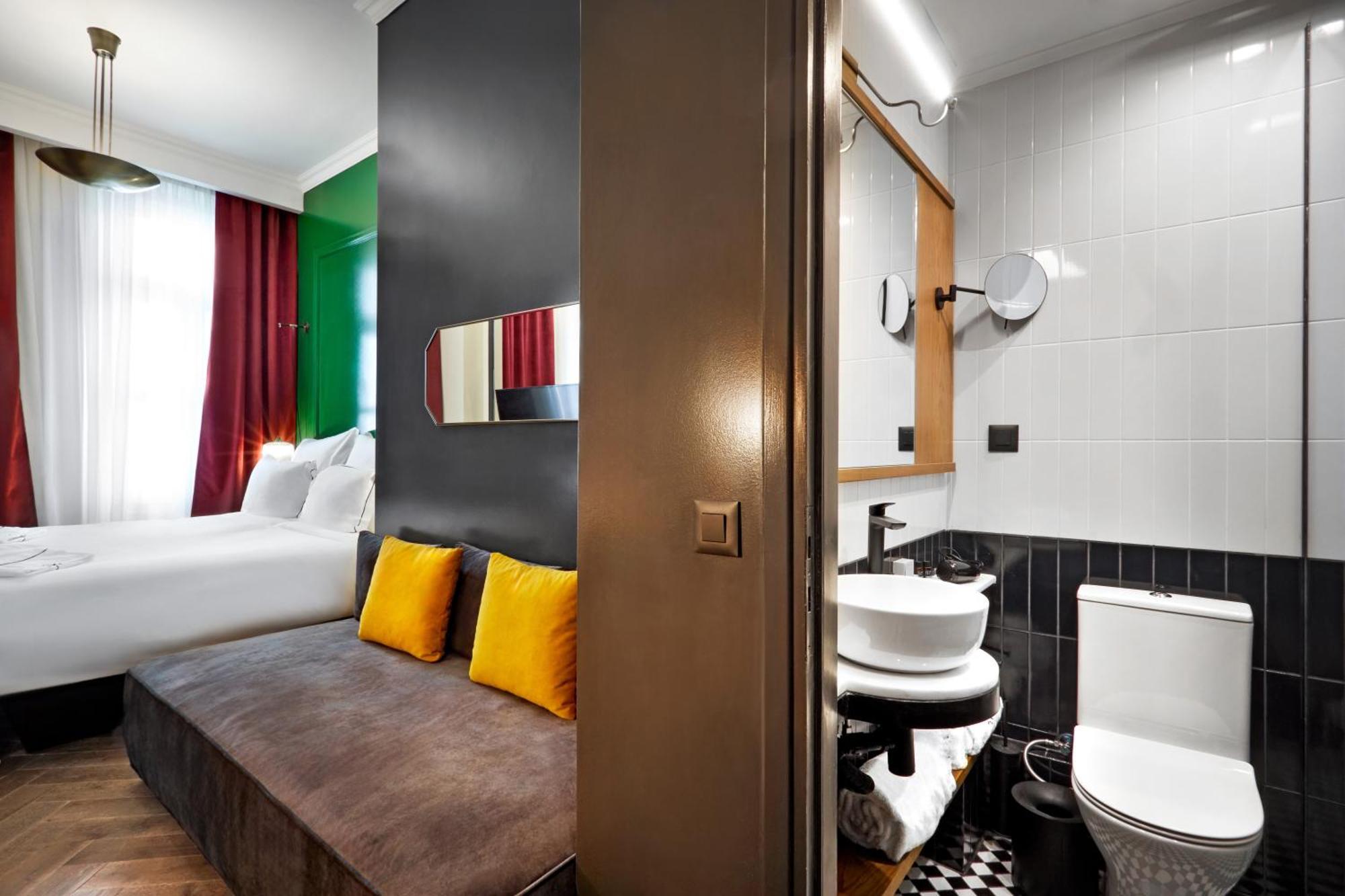 Soho Athinas 60 Hotel Athena Bagian luar foto